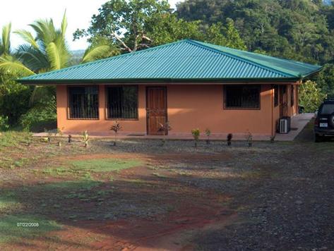  Home, House, in Matapalo, Matapalo real estate, dominical real estate, self sustaining, rolling hills, close to town, beaches, restaurants, super markets, Jungle, private